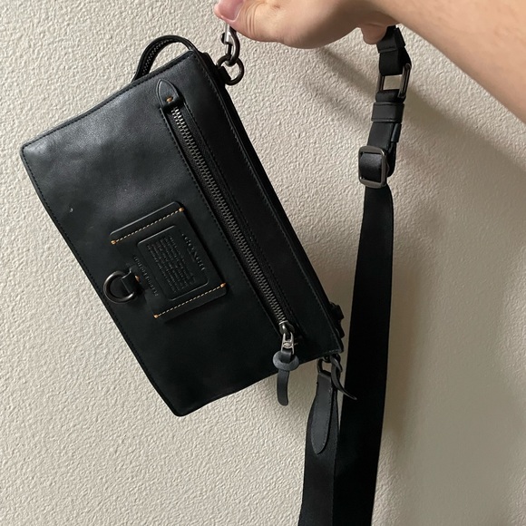Men’s Coach Rivington Crossbody - Picture 2 of 4
